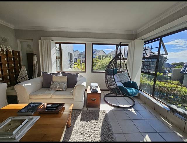 2 BEDROOM APARTMENT FOR SALE IN MOSSEL BAY GOLF ESTATE